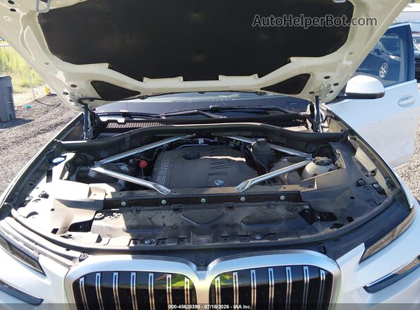 5UX23EM0XR9V51115 2024 BMW X7 White Вид ззаду