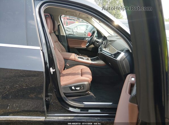 5UX23EM0XR9V60770 2024 BMW X7 Black Вид салону спереду