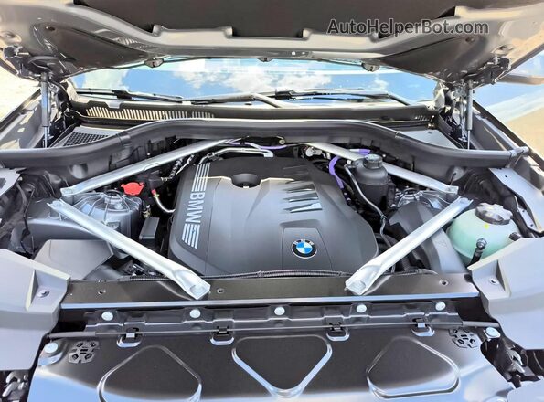 5UX23EU00T9364487 2026 BMW X5 Silver Շարժիչի բաժամունքի տեսք
