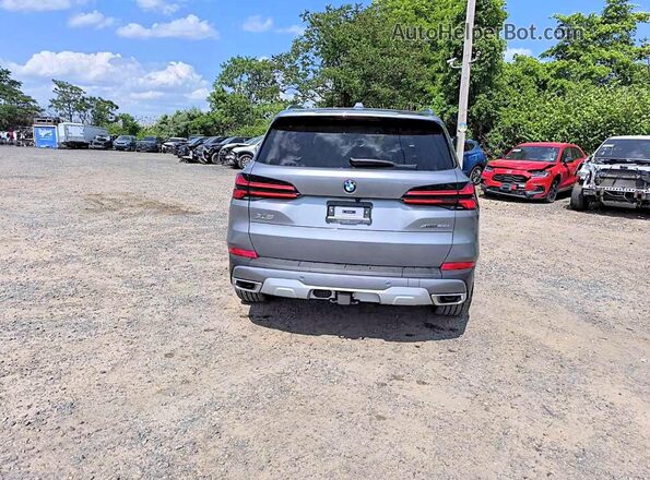 5UX23EU00T9364487 2026 BMW X5 Silver Հետևի տեսք