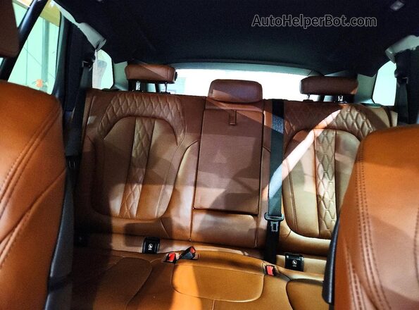 5UX23EU01R9S38938 2024 BMW X5 Green Rear seats view