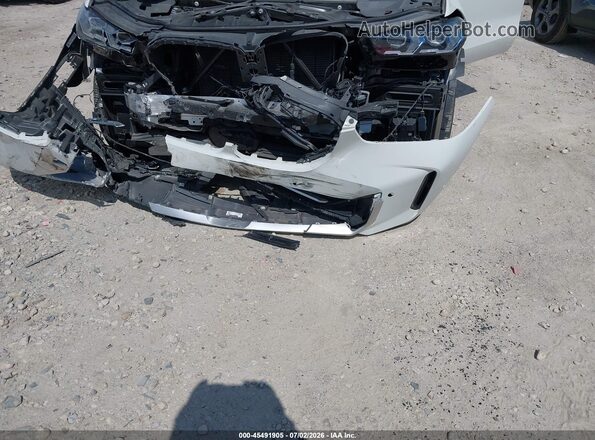 5UX23EU01R9V32193 2024 BMW X5 White Front view