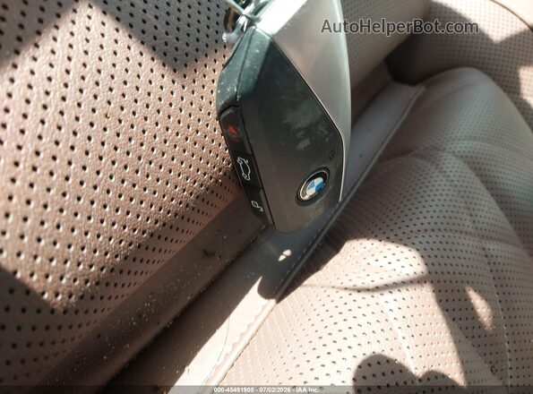 5UX23EU01R9V32193 2024 BMW X5 White Dashboard view