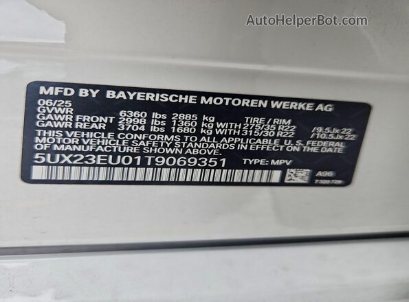 5UX23EU01T9069351 2026 BMW X5 White Widok naklejki z numerem VIN