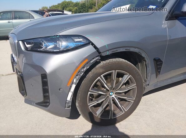 5UX23EU01T9105037 2026 BMW X5 Gray Front view