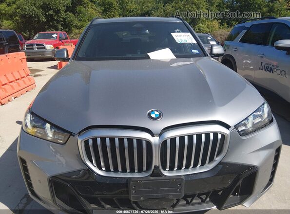 5UX23EU01T9105037 2026 BMW X5 Gray Instrument cluster view