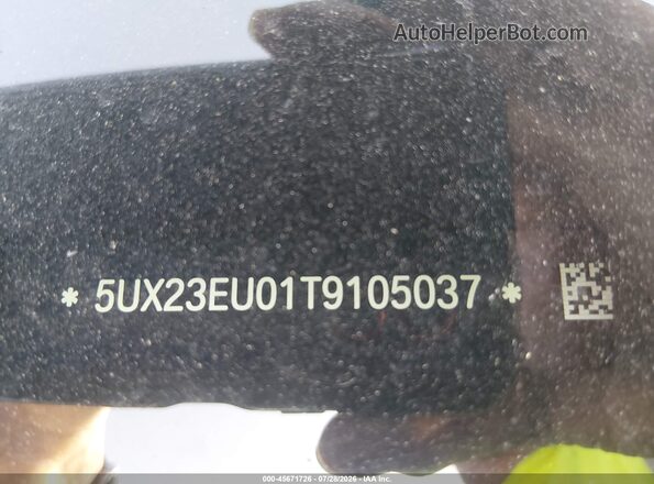 5UX23EU01T9105037 2026 BMW X5 Gray Engine compartment view