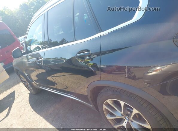 5UX23EU02S9W44605 2025 BMW X5 Black სალონის 360-გრადუსიანი ხედი