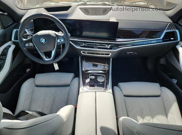 5UX23EU03S9Y54954 2025 BMW X5 Black Dashboard view