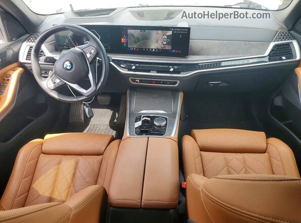 5UX23EU05R9S66337 2024 BMW X5 White Dashboard view