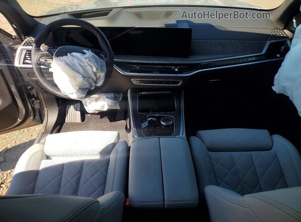 5UX23EU05R9V22900 2024 BMW X5 Серебряный Вид панели приборов