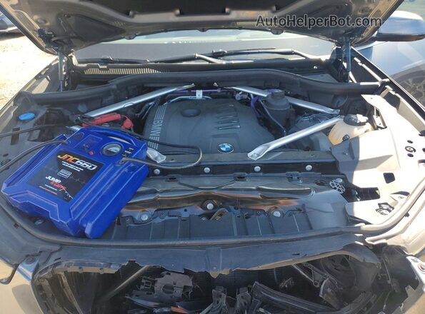 5UX23EU05R9V22900 2024 BMW X5 Серебряный Вид подкапотного пространства