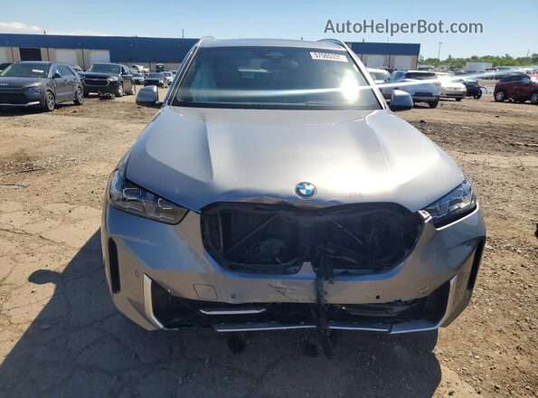 5UX23EU05R9V22900 2024 BMW X5 Серебряный Вид спереди