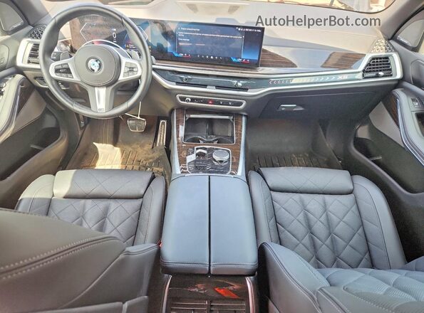 5UX23EU05S9Z30013 2025 BMW X5 Black Dashboard view