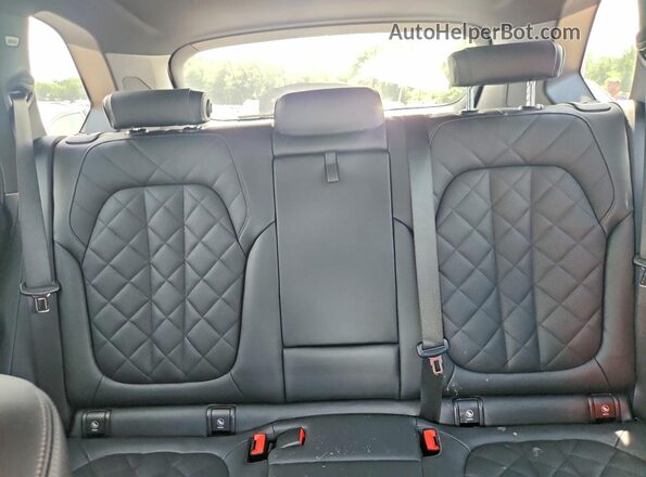 5UX23EU05S9Z30013 2025 BMW X5 Black Rear seats view