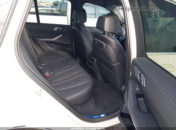 5UX23EU07R9V15852 2024 BMW X5 White Widok naklejki z numerem VIN