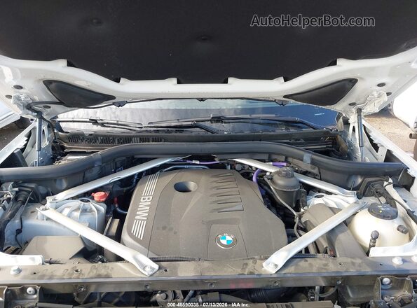 5UX23EU07R9V15852 2024 BMW X5 White Widok z tyłu