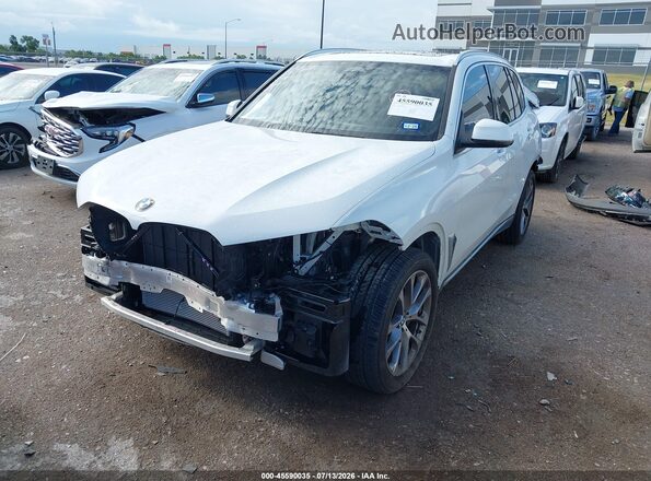 5UX23EU07R9V15852 2024 BMW X5 White Przód lewy