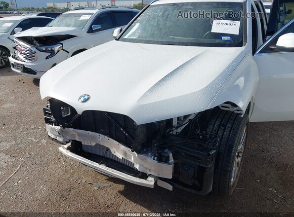5UX23EU07R9V15852 2024 BMW X5 White Widok z przodu
