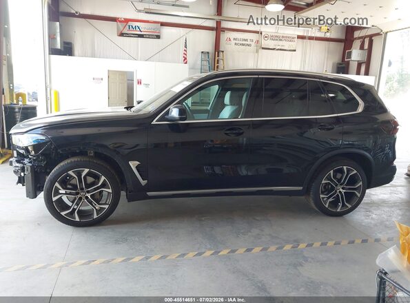 5UX23EU08S9W58119 2025 BMW X5 Black 360 interior view