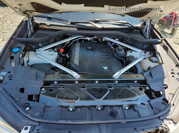 5UX23EU09R9V22883 2024 BMW X5 White Engine compartment view