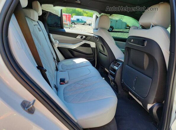 5UX23EU09R9V22883 2024 BMW X5 White Rear interior view