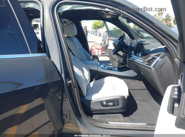 5UX23EU0XR9V70747 2024 BMW X5 Gray Vista interior delantera
