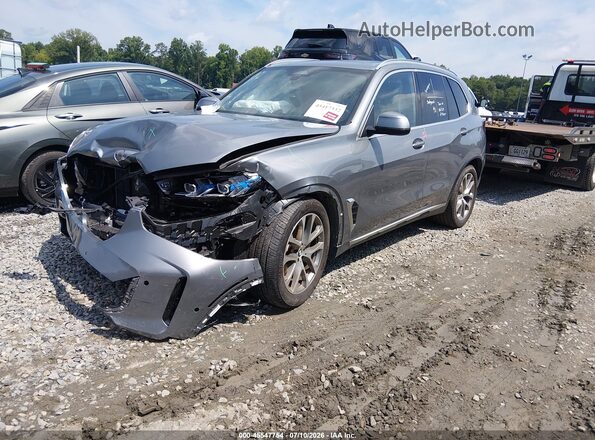 5UX23EU0XS9X73322 2025 BMW X5 Gray Vista tres cuartos delantera izquierda