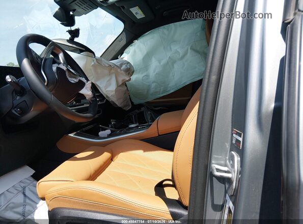 5UX23EU0XS9X73322 2025 BMW X5 Gray Vista interior delantera