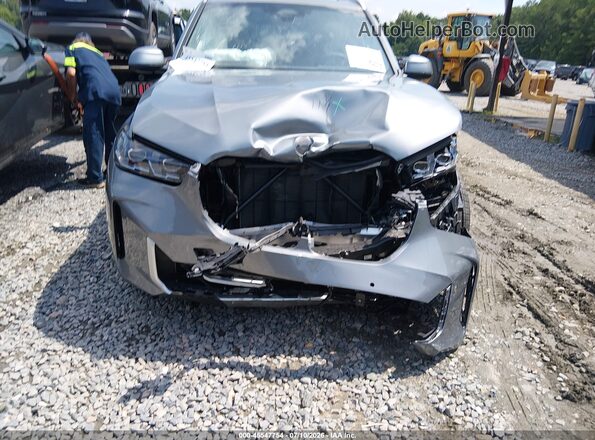 5UX23EU0XS9X73322 2025 BMW X5 Gray Vista del cuadro de instrumentos