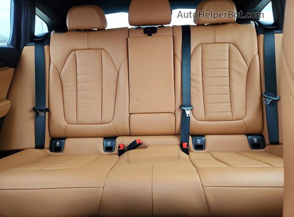 5UX2V1C05L9C67941 2020 BMW X4 Red Հետևի նստատեղերի տեսք