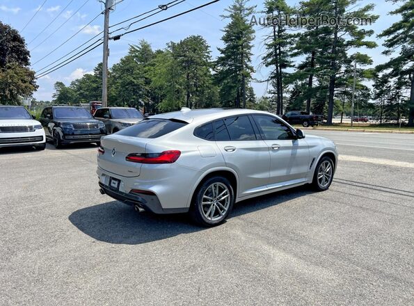 5UX2V1C05LLE67544 2020 BMW X4 Серебряный Передняя правая четверть