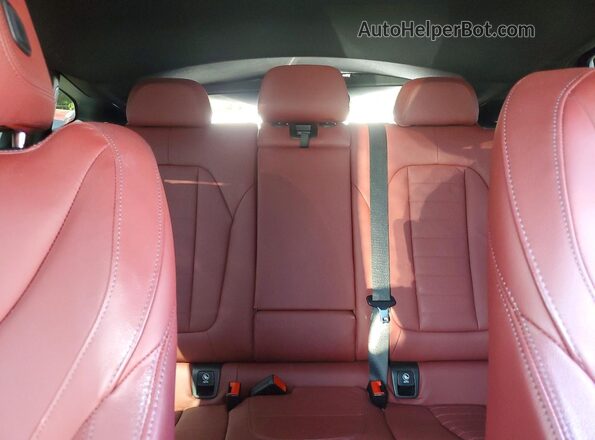 5UX2V1C09M9F37206 2021 BMW X4 Black Հետևի նստատեղերի տեսք