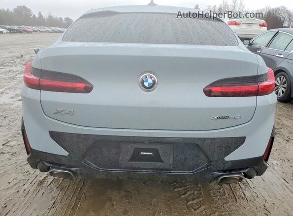 5UX33DT01N9L26057 2022 BMW X4 Gray Vista trasera
