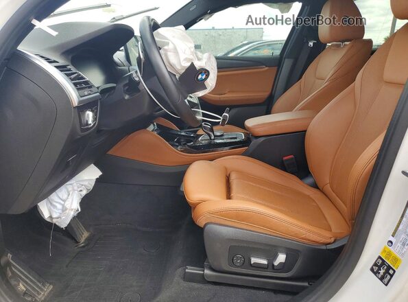 5UX33DT02N9J82003 2022 BMW X4 Белый Вид салона спереди