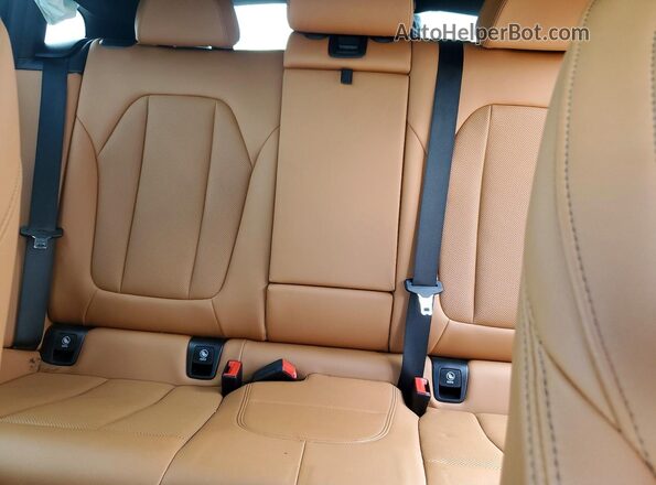 5UX33DT02N9J82003 2022 BMW X4 Белый Вид задних сидений