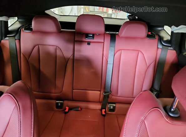 5UX33DT03S9X59519 2025 BMW X4 Charcoal Вид задніх сидінь