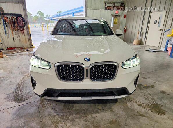 5UX33DT05N9M14965 2022 BMW X4 White Widok z przodu
