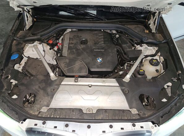 5UX33DT05N9M14965 2022 BMW X4 White Widok komory silnika