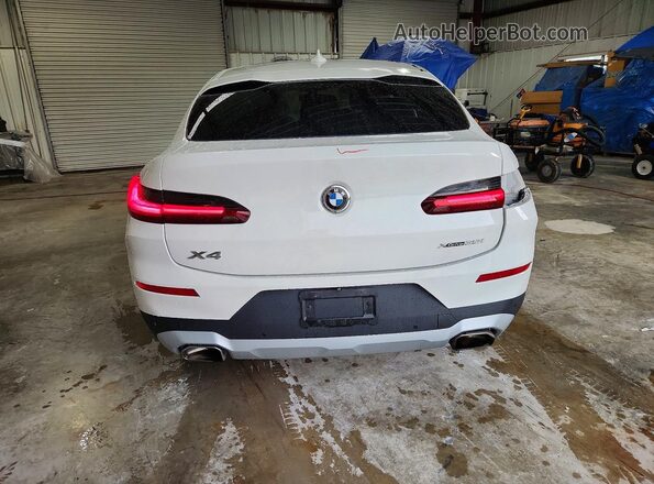 5UX33DT05N9M14965 2022 BMW X4 White Widok z tyłu