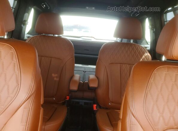 5UX33EM02S9X77515 2025 BMW X7 Black უკანა სავარძლების ხედი