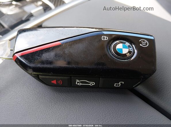 5UX33EM04P9P47469 2023 BMW X7 White Vista del salpicadero