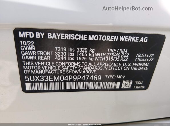 5UX33EM04P9P47469 2023 BMW X7 White Vista del compartimento del motor