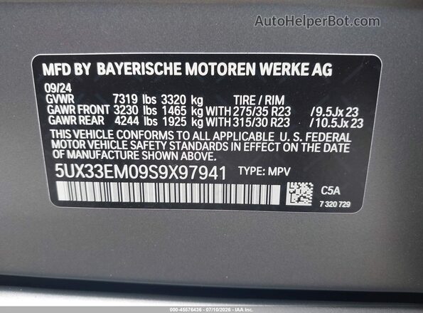 5UX33EM09S9X97941 2025 BMW X7 Gray ძრავის განყოფილების ხედი