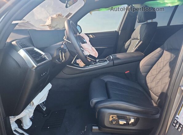 5UX33EU05T9106387 2026 BMW X5 Серый Вид салона спереди
