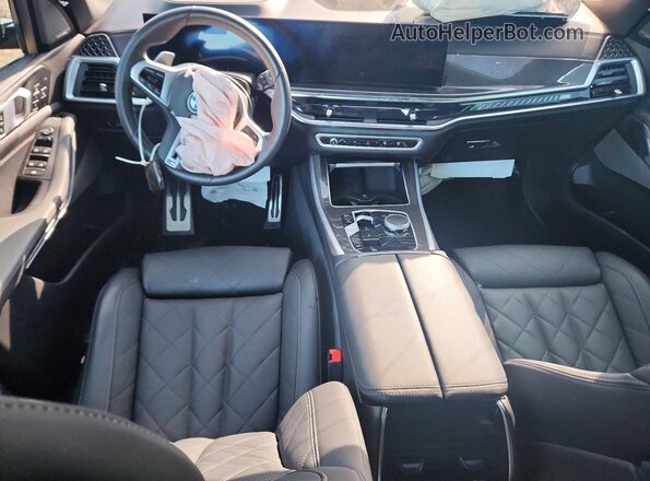 5UX33EU05T9106387 2026 BMW X5 Серый Вид панели приборов