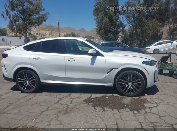 5UX33EX00R9U86601 2024 BMW X6 White Vista interior trasera