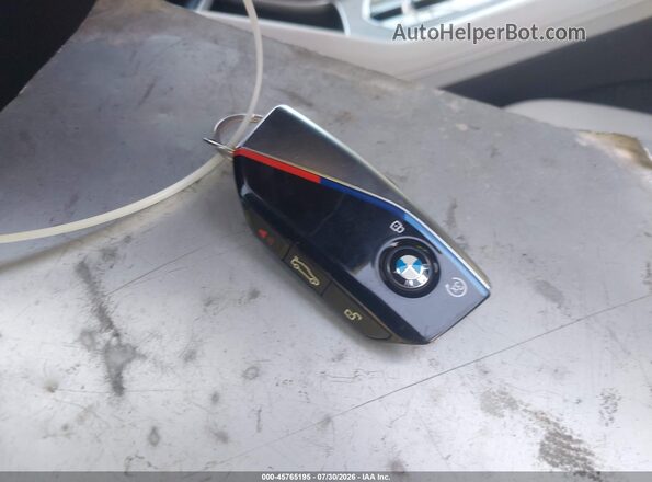 5UX33EX00R9U86601 2024 BMW X6 White Vista del salpicadero