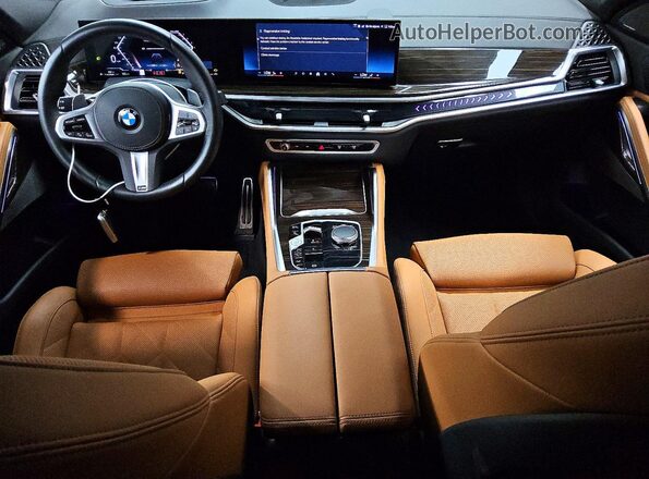 5UX33EX02T9280462 2026 BMW X6 Black Вид панелі приладів