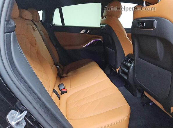 5UX33EX02T9280462 2026 BMW X6 Black Вид задньої частини салону